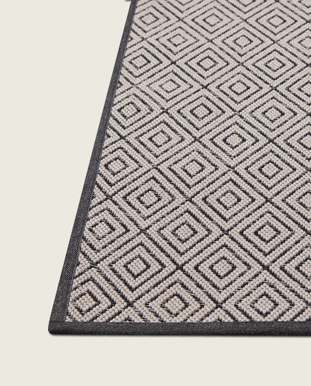 maya-rhombus-night-diagonal