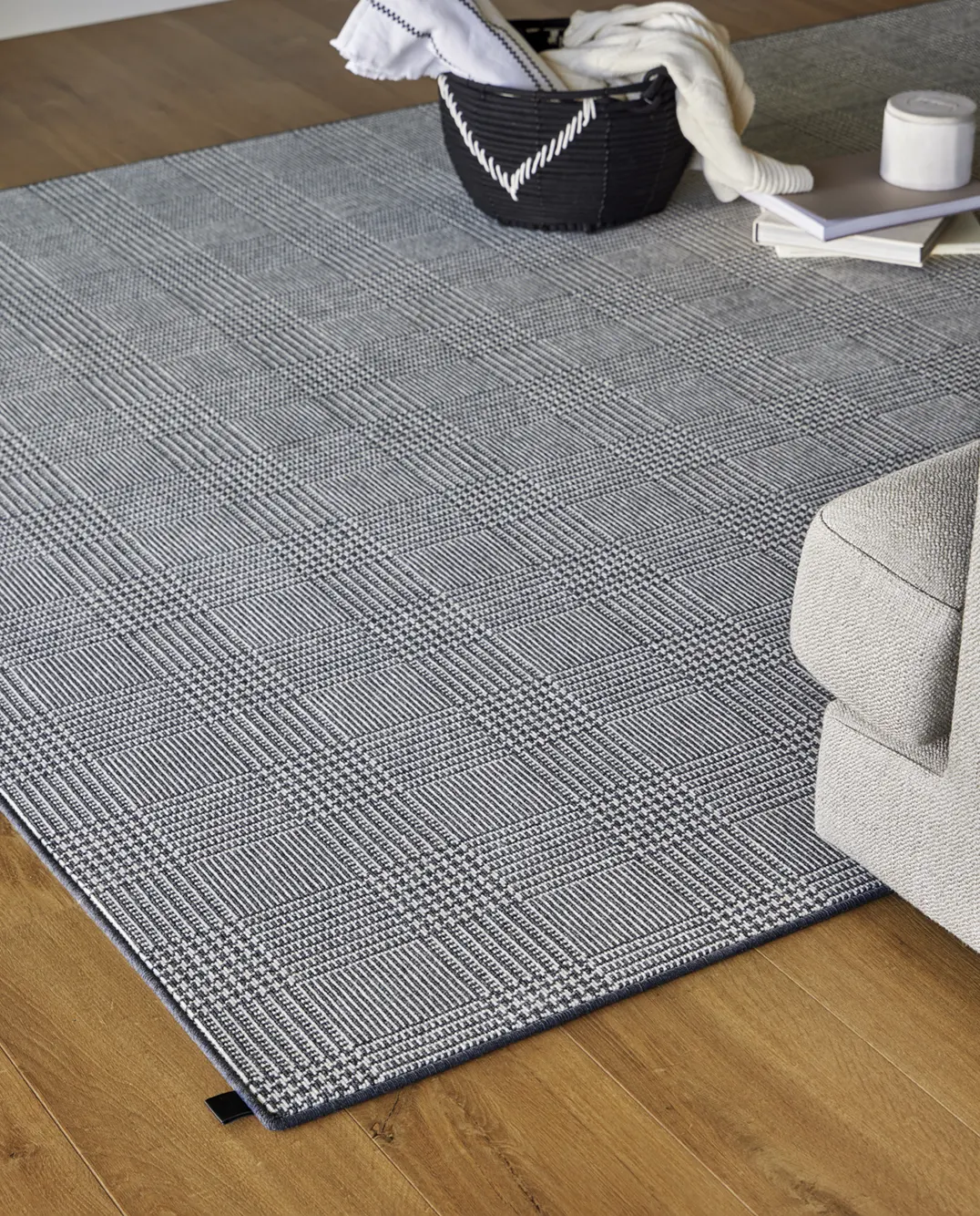 Victoria_Flint_Grey_06