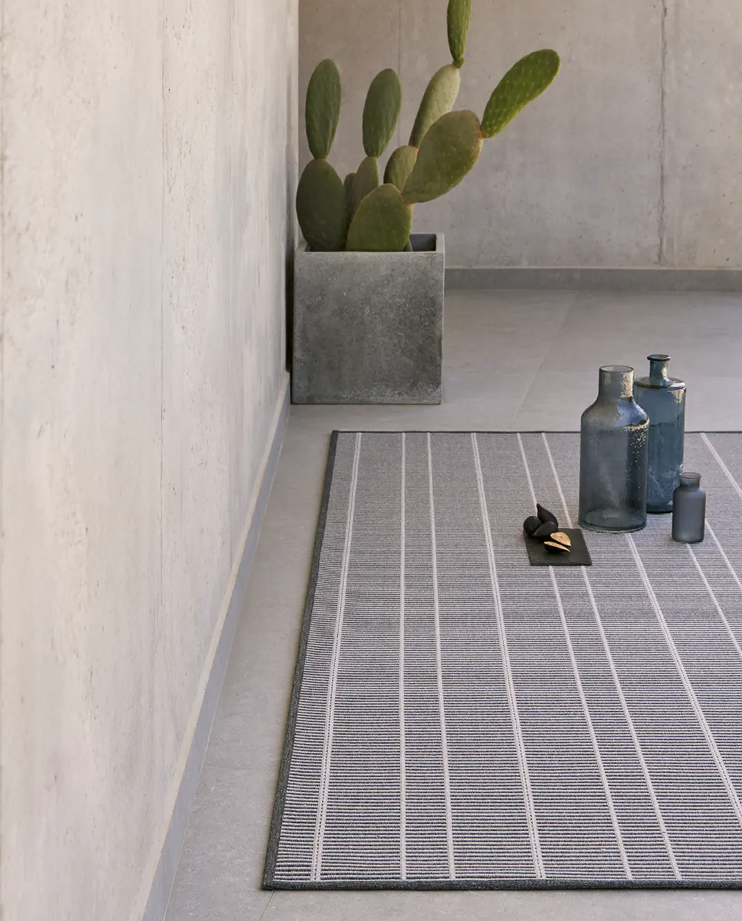 Lyra_Iron_Linen_02