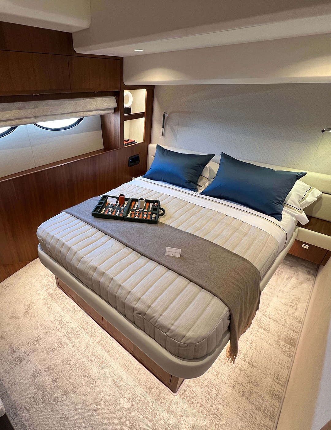 YATCH 1