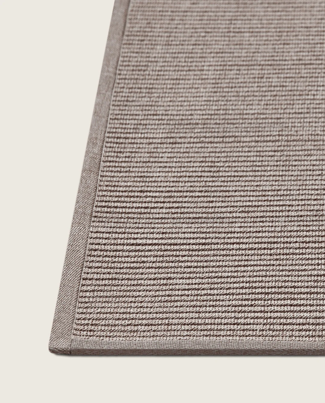 maya-wave-licorice-diagonal