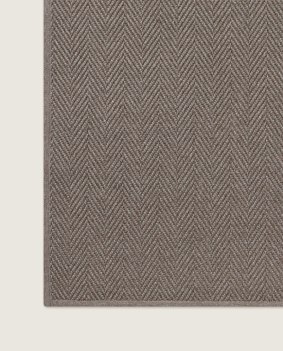 maya-gradient-licorice-esquina-inferior-1