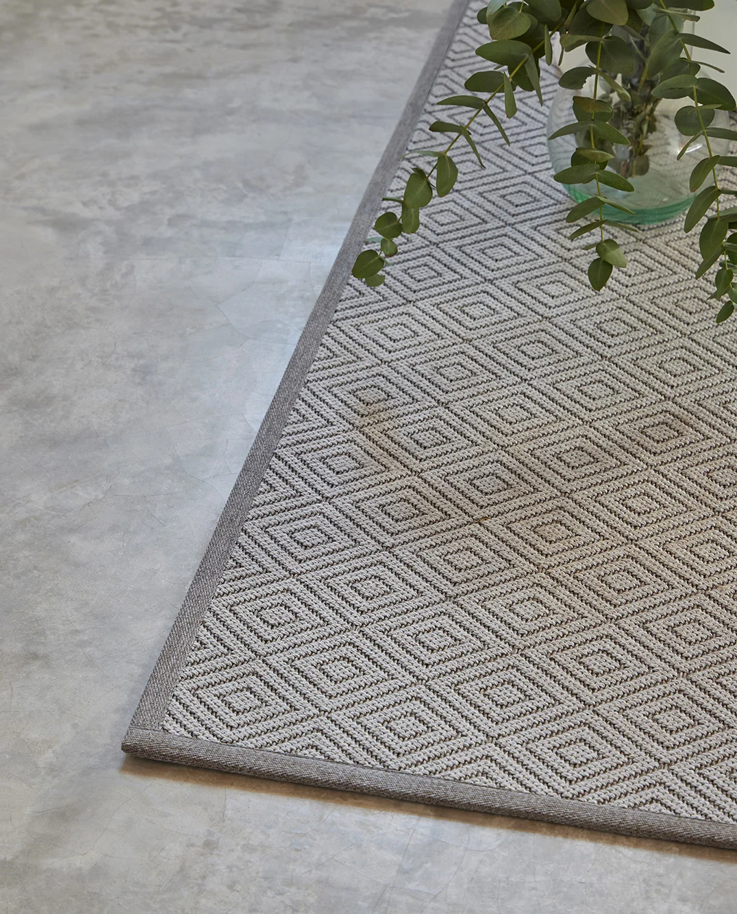 maya-rhombus-linen-ambiente-1
