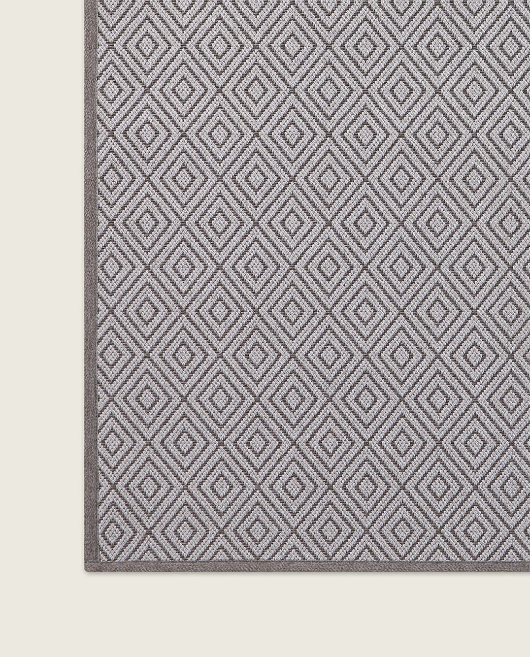 maya-rhombus-linen-esquina-inferior